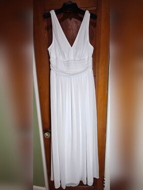 Ever Pretty White V-Neck Minimalist Wedding Dress Size Large
